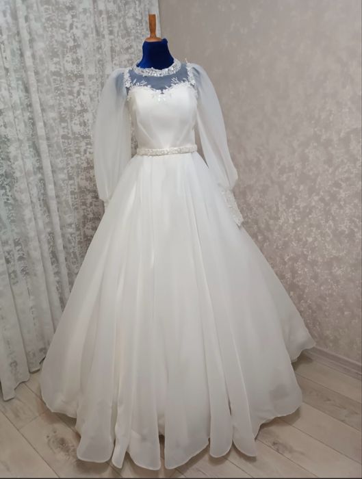 Продам свадебные платья