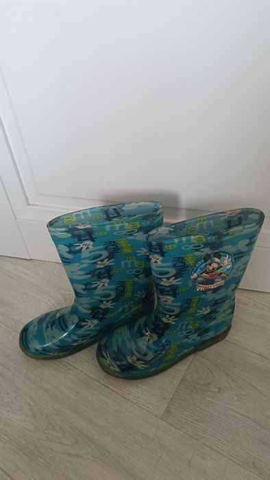 Продам детские резиновые сапоги , размер 38