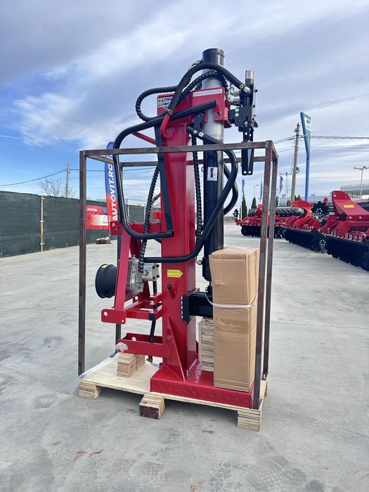 Spargator lemn 16 tone, despicator lemn tractor, crapator bustean