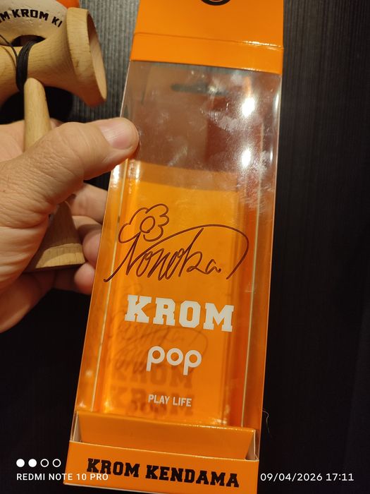 Kendama Krom Pop Portocaliu