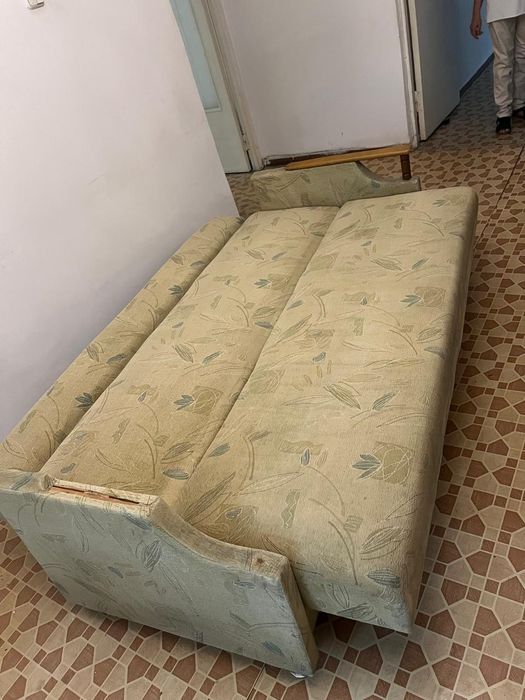Диван полки отдам