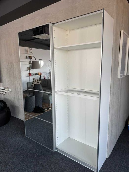Dulap Ikea cu usi glisante si oglinda
