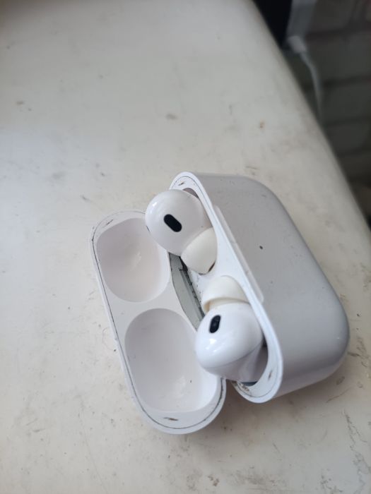 AirPods pro б/у.