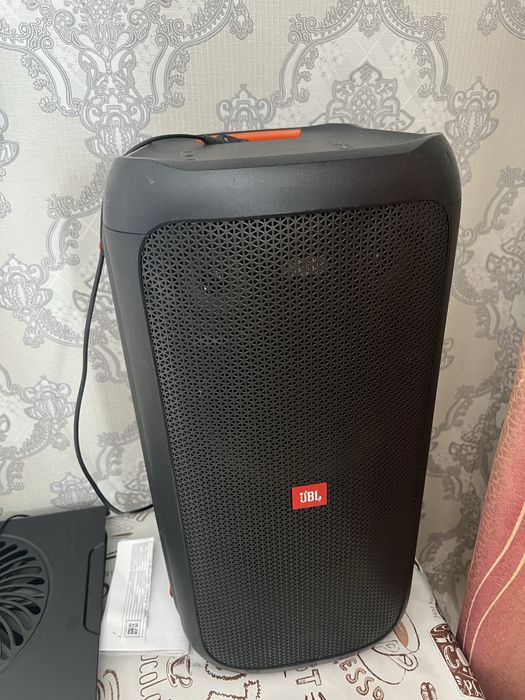 Продам JBL PartyBox 100