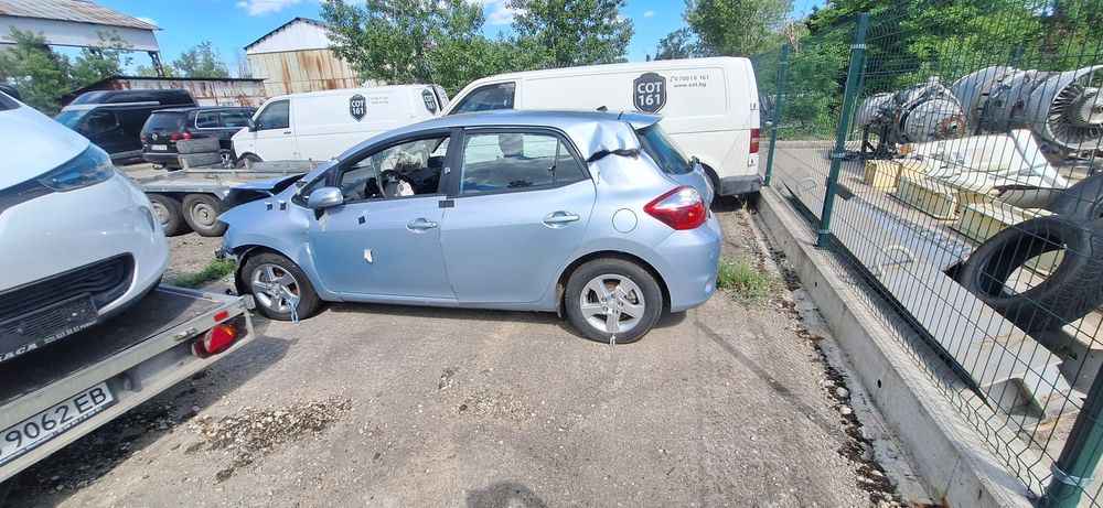 Toyota auris hybrid на Части