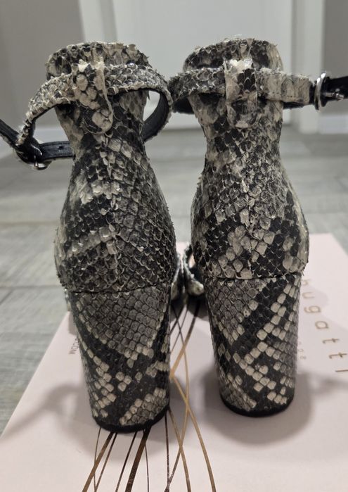 Сандали Bugatti  36 номер