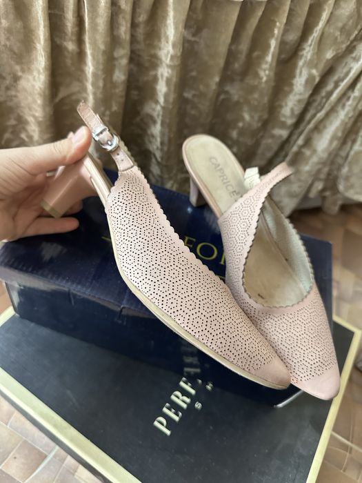 Босоножки caprice