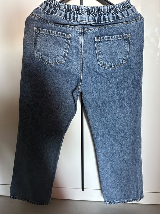 Продам джинсы на девочку 10-12 лет