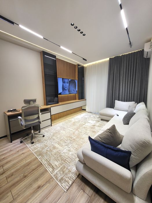 Mirobod avenu oybek metro