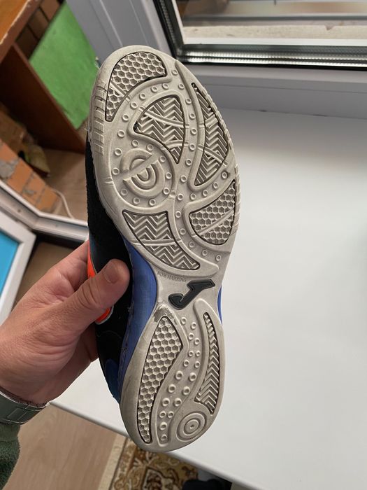 Продам футзалки Joma