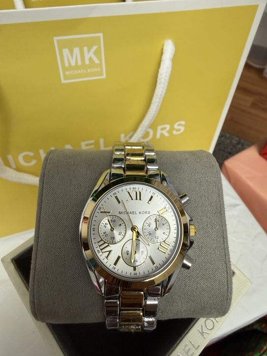 Продам женские часы