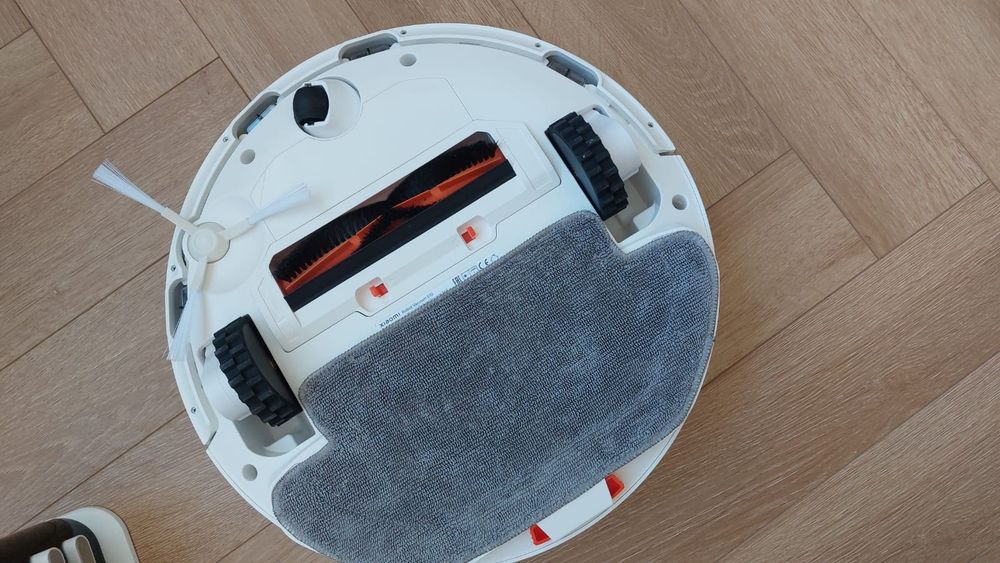 Новый робот-пылесос Xiaomi Robot Vacuum E10 (не
