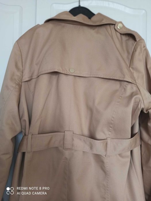 Дамски шлифер в бежово