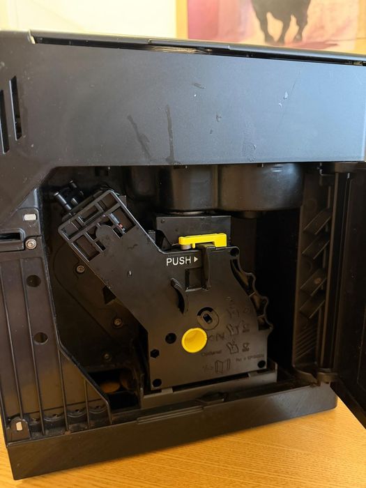 Vând expresor automat. Phillips Saeco, funcție capuccino