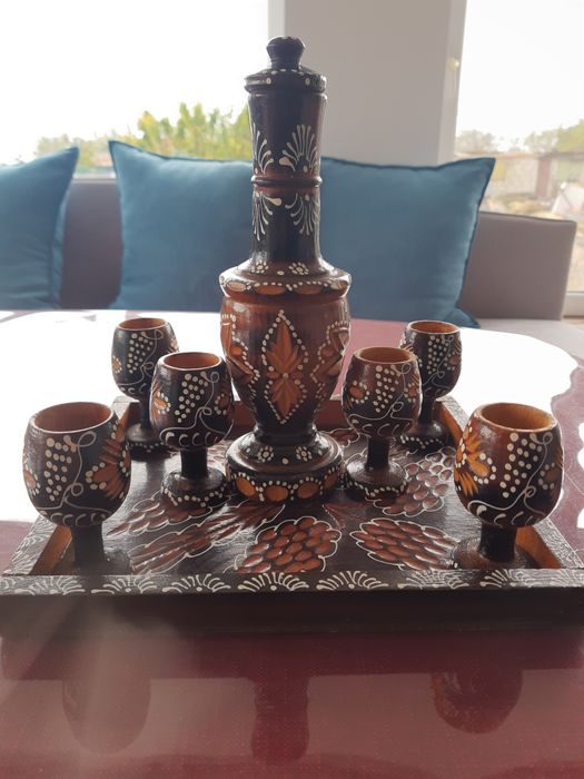 Дървен комплект сервиз за ракия и поднос