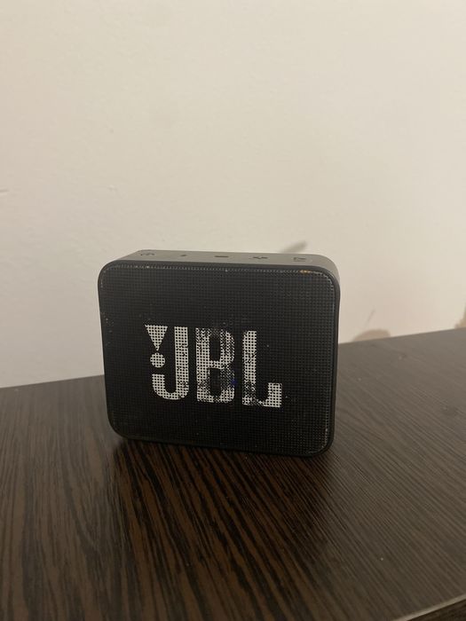 Продам колонку JBL GO1