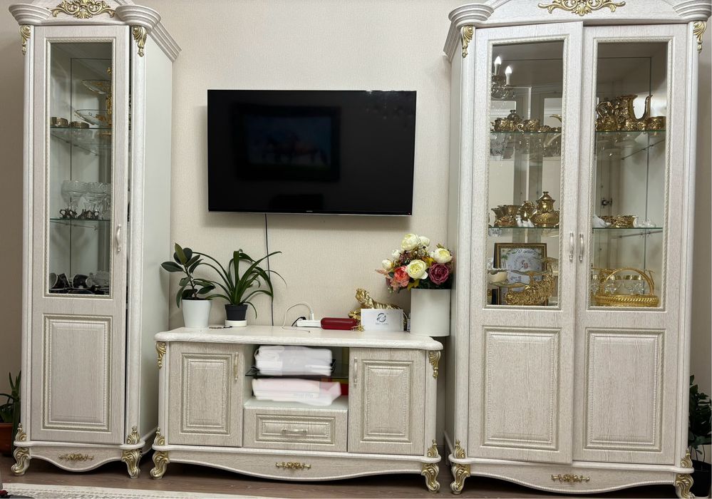 Продается стенка. Очень в хоршем состочнии.