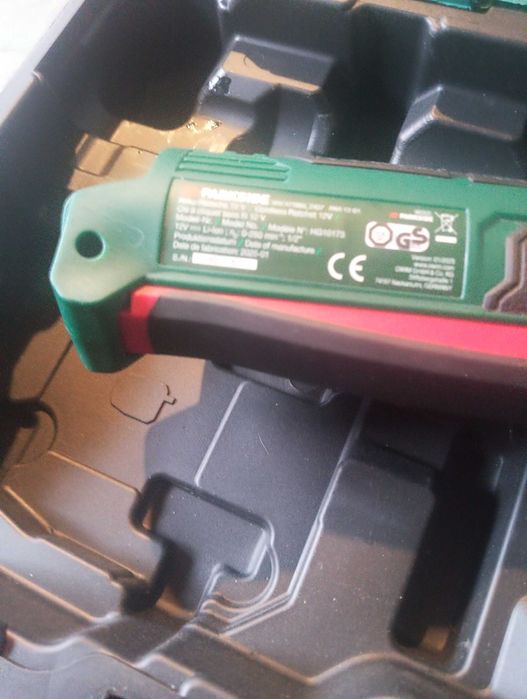 Акумулаторна тресчотка 12 волта.