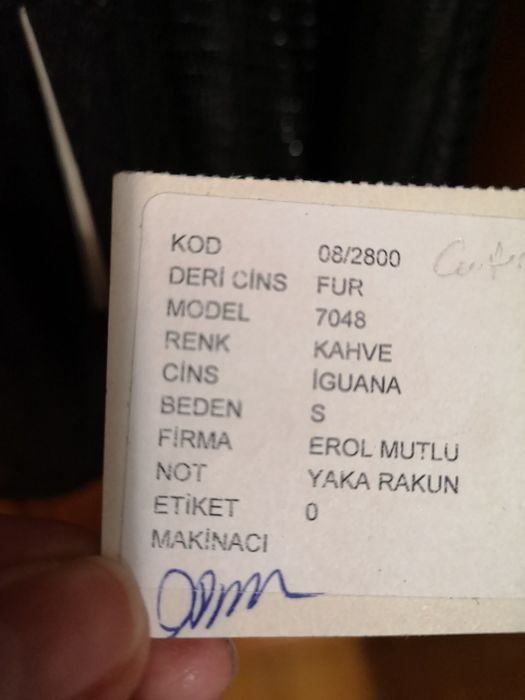 Cojoc Bison dama, elegant, nou, haina blana cu guler