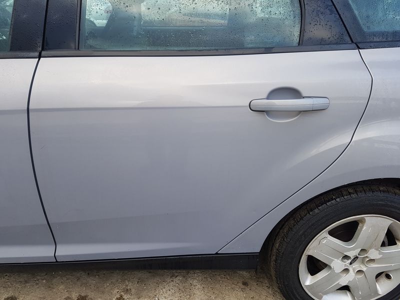 Usa Usi Portiera Portiere Spate Stanga Ford Focus 3 Tournier Break Combi 2010 - 2018 Culoare LB