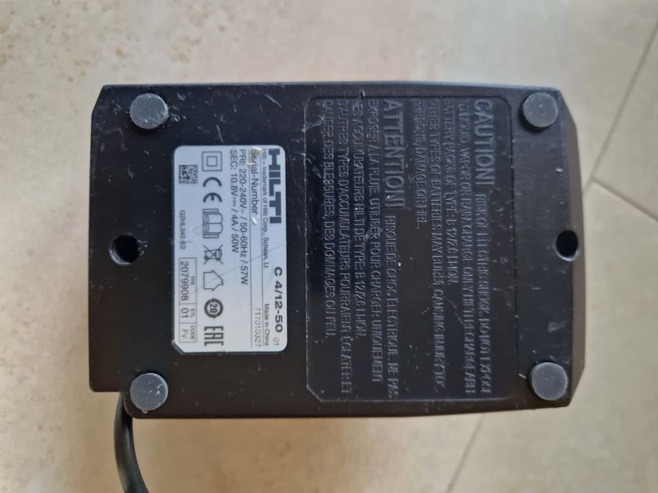 Hilti C4/12-50 , B12/2,6 Li-Ion - incarcator si acumulatori