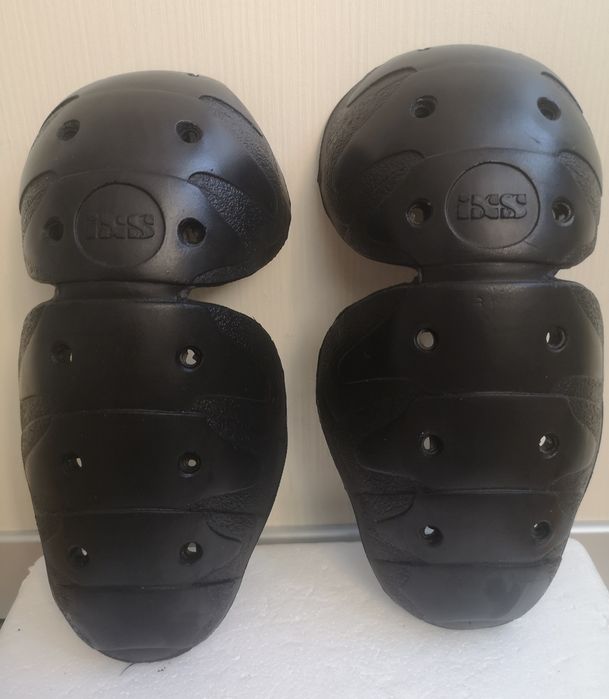 Protectii moto umar coate solduri coapse genunchi cotiere genunchiere