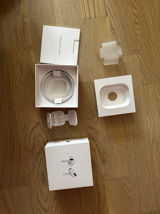 Apple Airpods Pro Gen 1 !КАТО НОВИ!