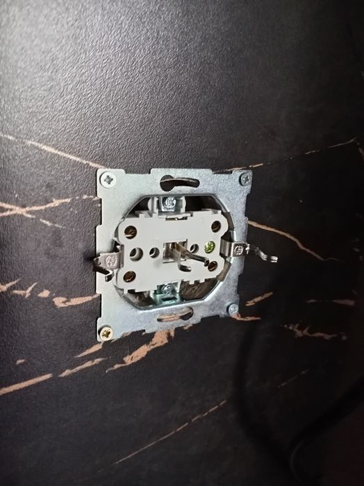 Услуги электрика. Стаж более 20 лет.