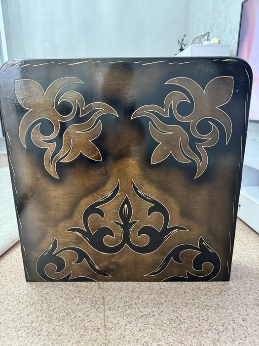 Продам стол напольный