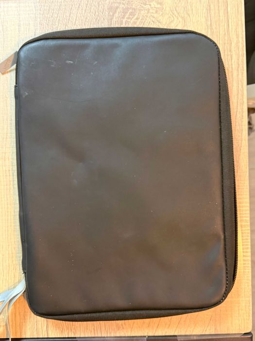 Vând pachet accesorii pentru iPad Air 10.9