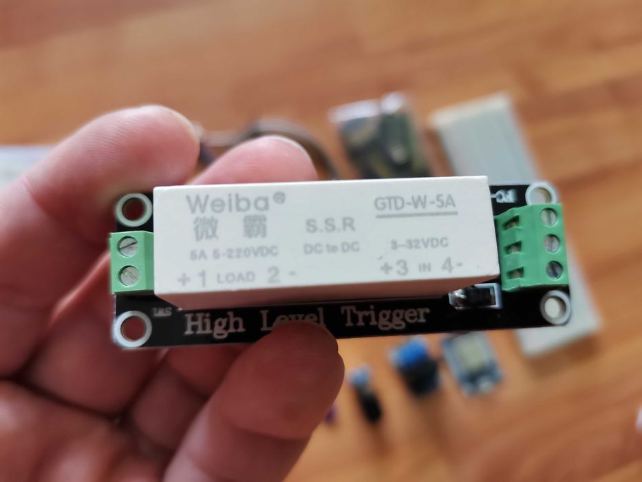 Placa dezvoltare wifi  Wemos ESP32 D1 + OLED 2.42 + senzori etc