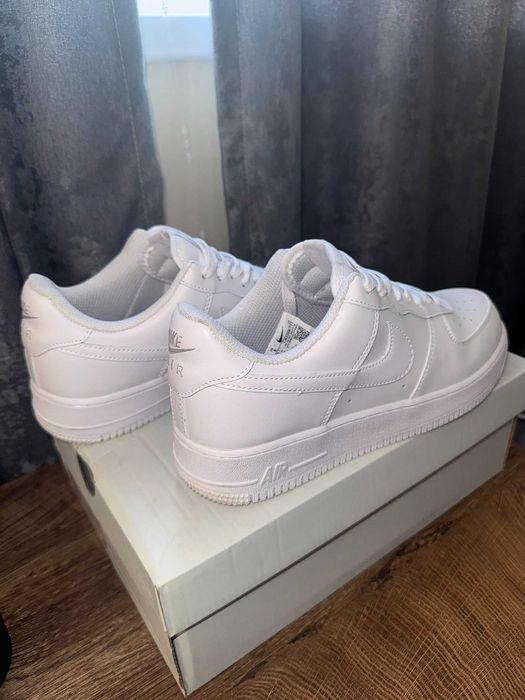 NIKE обувки Air Force 1 '07 White