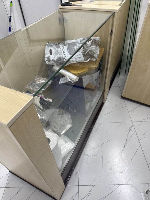 Шкафы ветрина отдам беспалатно