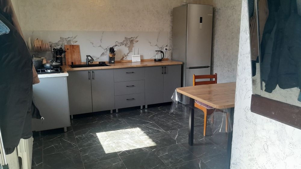 Продам  времянку  В центре  Байсерке