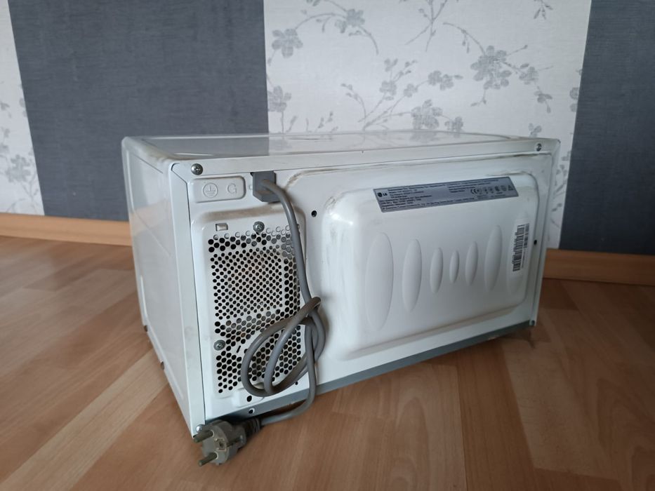 Продается микроволновая печь LG