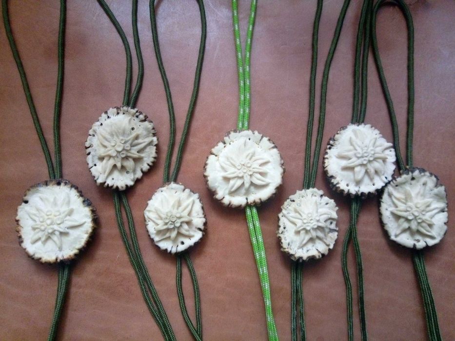 Cutite si Opinel corn de cerb