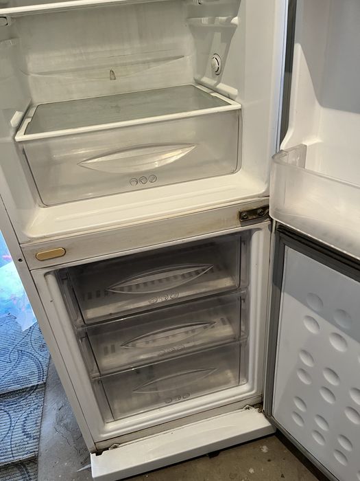 Срочно продам холодильник lg