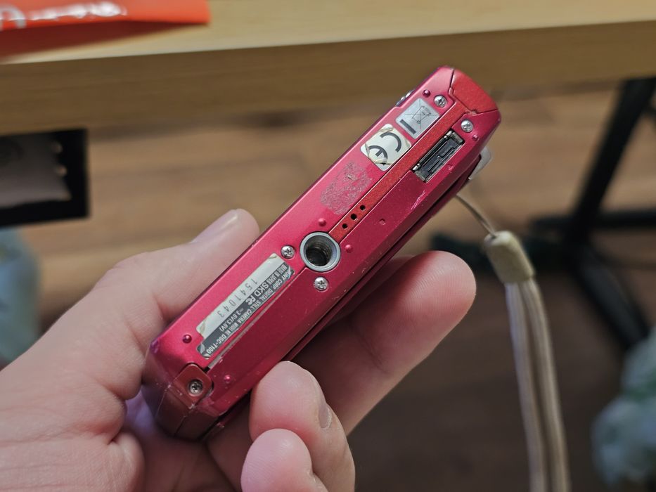 Sony Cyber-shot DSC-T100 (цикламен цвят) – фотоапарат