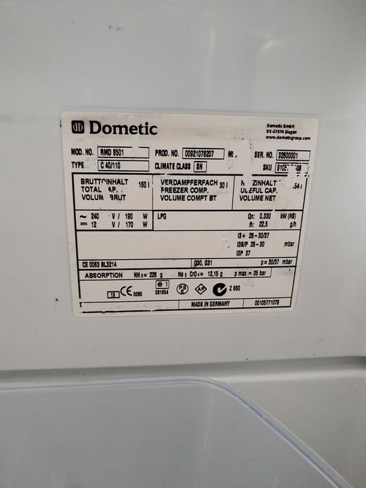 Хладилник Dometic на 12v 220v и газ