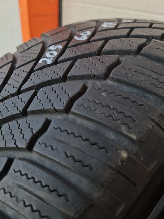 Зимни гуми 2 броя BRIDGESTONE Blizzak LM0005 205 60 R17 дот 3620
