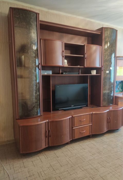 Отдам бесплатно стенка для гостиный