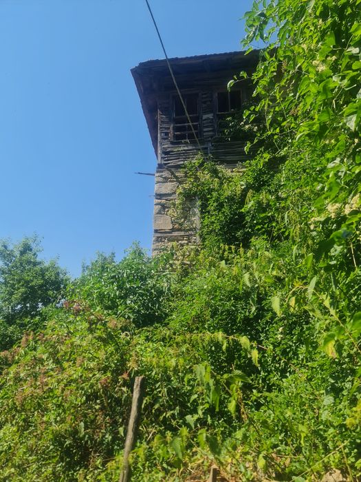 Продавам стара родопска къща в с.Момчиловци