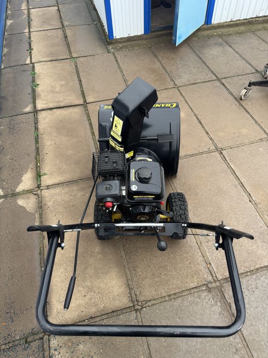 Снегоуборщик для дома и участка