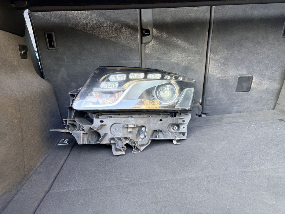 Piese Audi Q5 far xenon carlig motor 3.0 CCW stopuri led scaune SLine