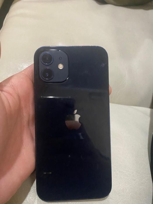 Продам айфон 12 64 память