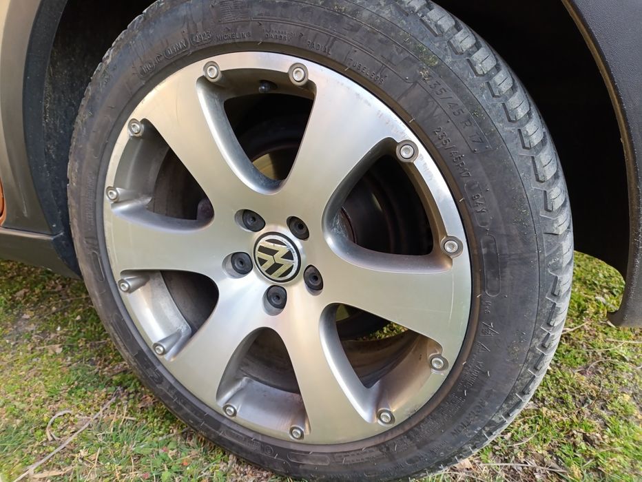 Джанти и гуми за VW Touran cross