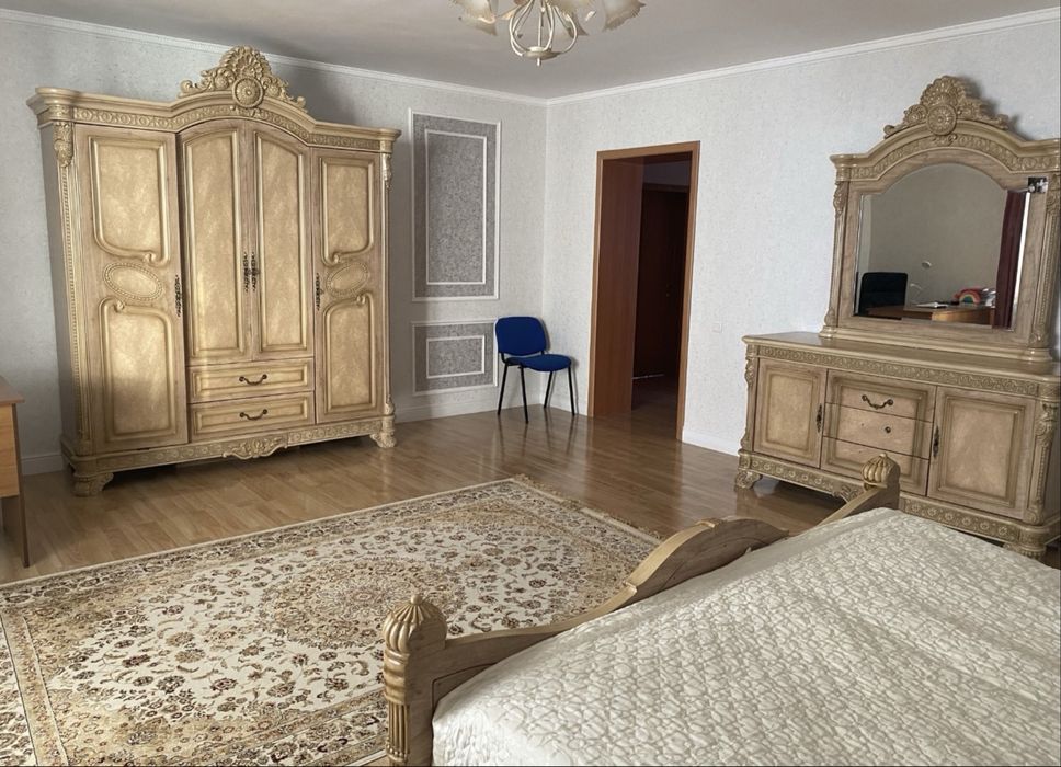 Продам спальний гарнитур