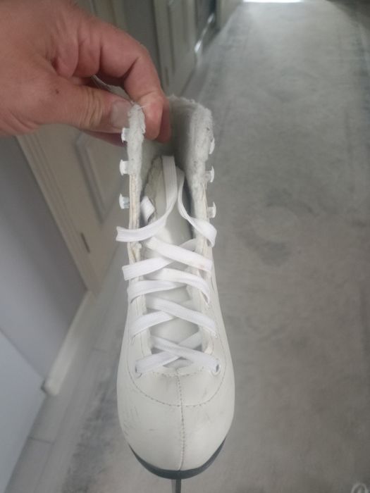 Продам детские коньки размер 31