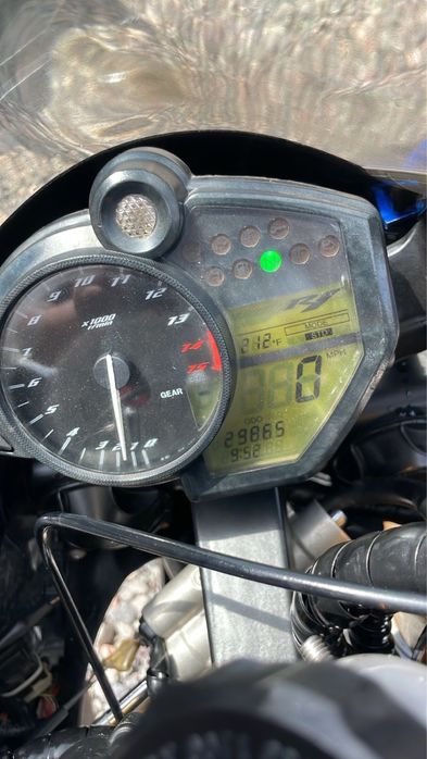 Yamaha r1 линза 2011