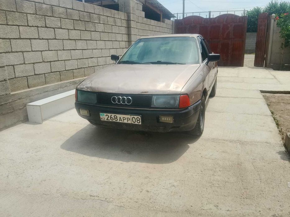 Ауди 80 автомобиль